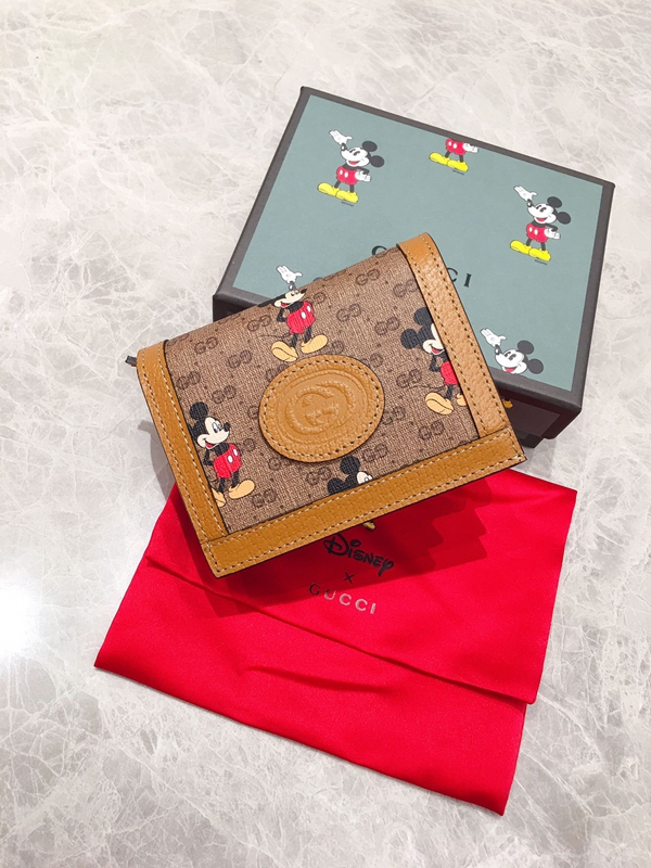 グッチ財布 レプリカ正面デザイン